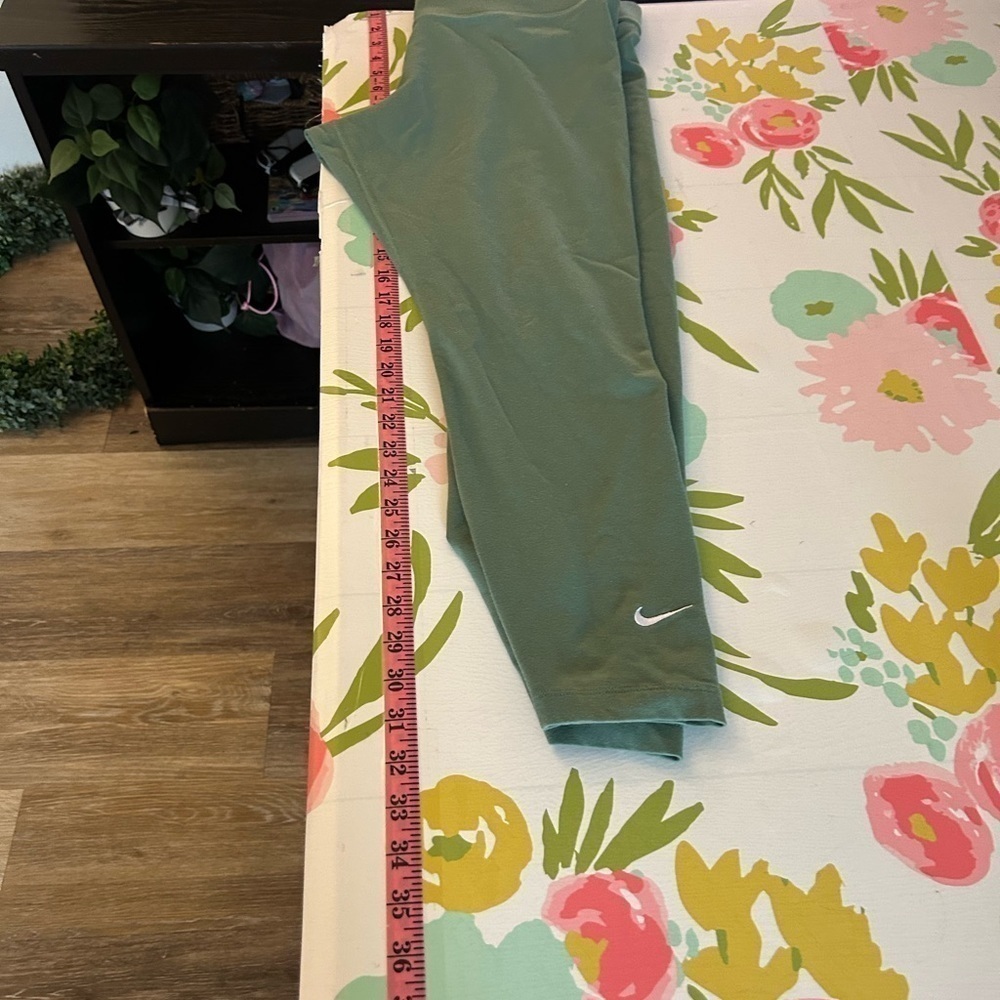 Women's High-Waisted 7/8 Leggings green with white stitched logo - Picture 3 of 8